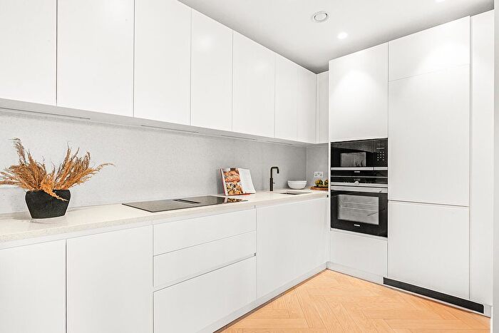 1 Bedroom Flat To Rent In Maple Path, London, E5