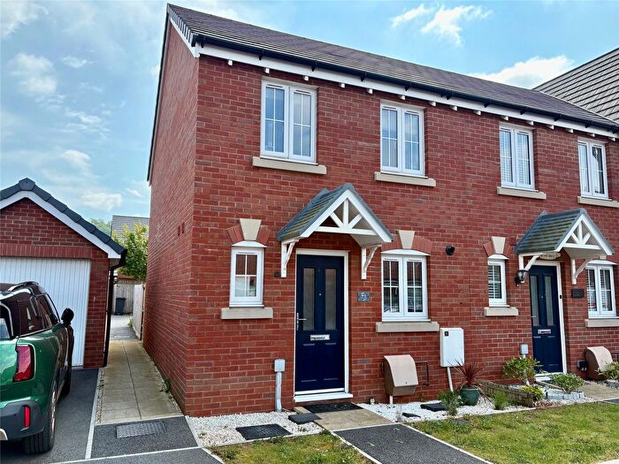 2 Bedroom End Of Terrace House For Sale In Cormorant Close, Seaton, Devon, EX12