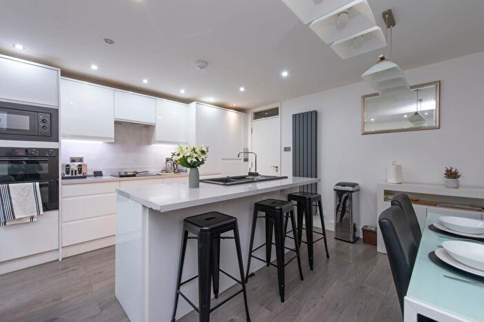 4 Bedroom House To Rent In Radnor Road, London, SE15