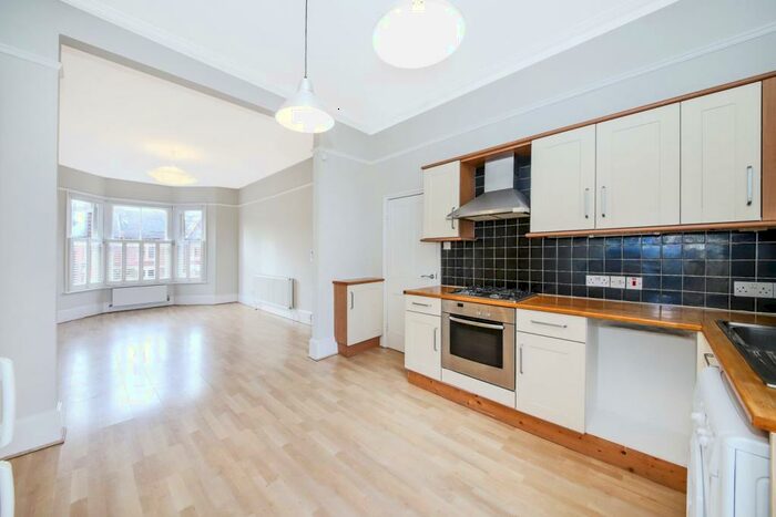 3 Bedroom Maisonette To Rent In Rosendale Road, Dulwich, London, SE21