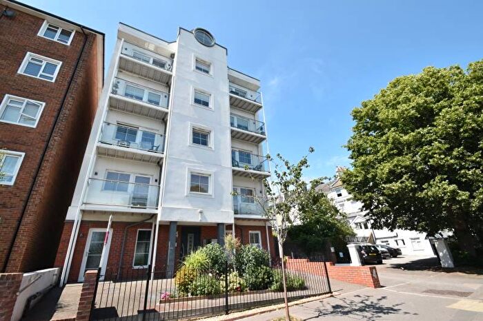2 Bedroom Flat To Rent In The Avenue, Eastbourne, East Sussex, BN21