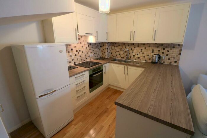 1 Bedroom Flat To Rent In Lansdowne Wood Close, West Norwood, SE27