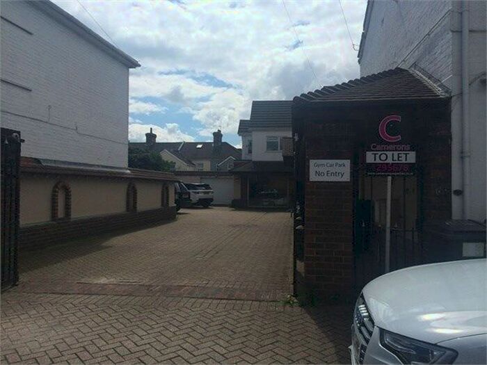 2 Bedroom Flat To Rent In Holdenhurst Road, Boscombe, BH8