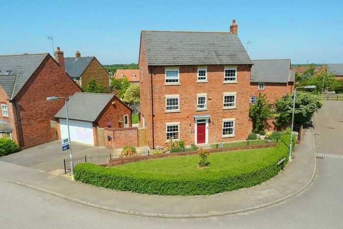 5 Bedroom Detached House For Sale In Old Gorse Way, Mawsley, Kettering, NN14