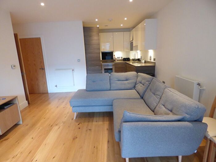 2 Bedroom Flat To Rent In Aurora Point East, Plough Way, Marine Wharf, Surrey Quays, SE16