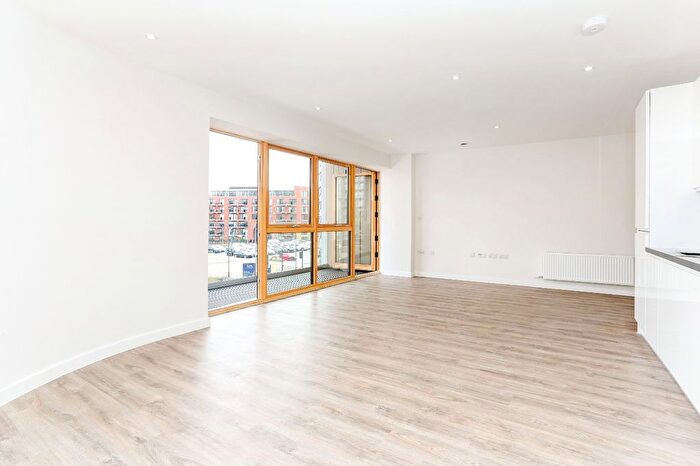 3 Bedroom Flat To Rent In Royal Sovereign House, Beresford Street, Woolwich, SE18