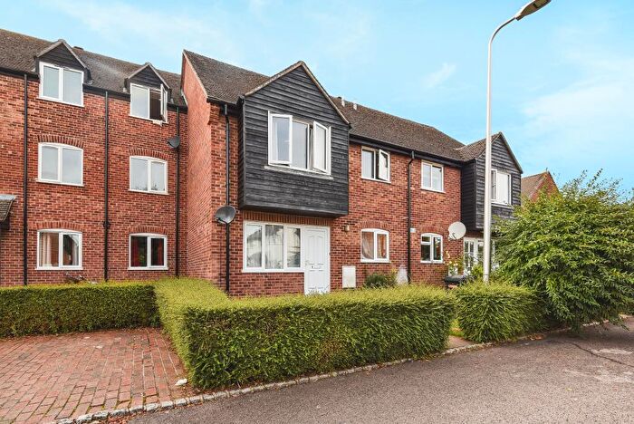 2 Bedroom Maisonette To Rent In Newbury, Berkshire, RG14