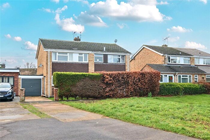 3 Bedroom Semi Detached House For Sale In Abbey Road, Witney, Oxfordshire, OX28