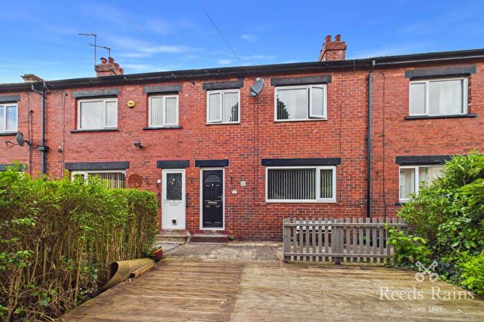 3 Bedroom Terraced House For Sale In Windsor Terrace, Gildersome, Morley, Leeds, LS27