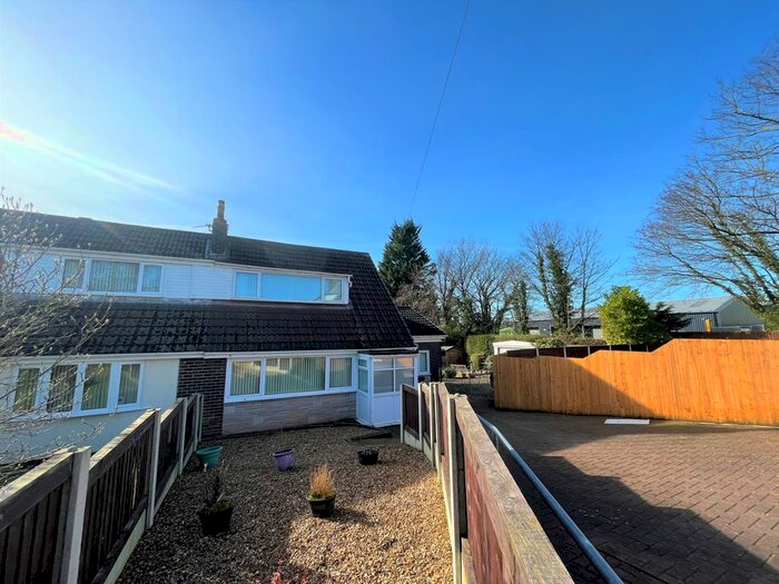 3 Bedroom Semidetached House For Sale In Hacking Drive, Longridge, PR3