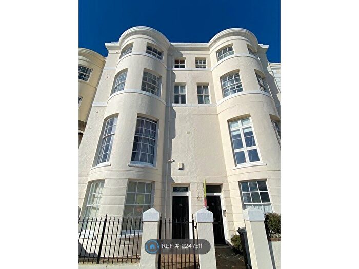 1 Bedroom Flat To Rent In Promenade House, Worthing, BN11