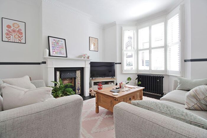 2 Bedroom Terraced House To Rent In Loring Road, Isleworth, TW7