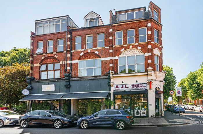 1 Bedroom Flat For Sale In Cheapside, Fortis Green, London, N2
