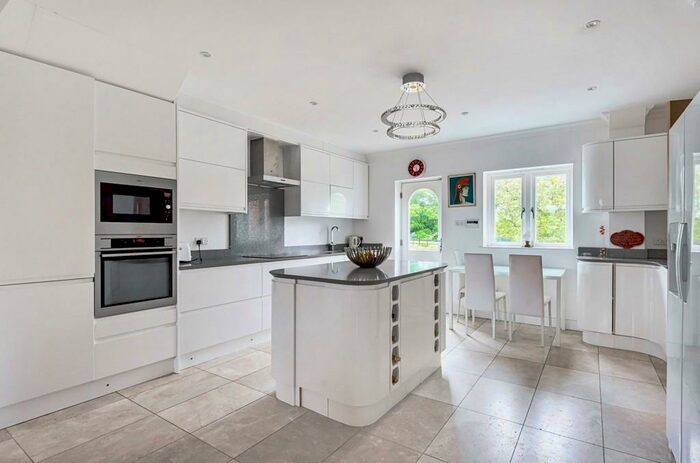 6 Bedroom Detached House For Sale In Georgian Elegance -, Sq/Ft - Rural Stockbury, ME9