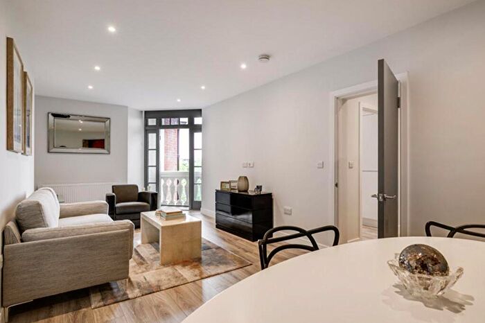 3 Bedroom Apartment To Rent In Balmoral Court, Queens Terrace, London, NW8