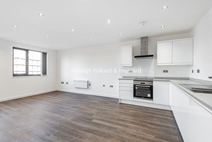 Studio To Rent In Walworth Place, London, SE17