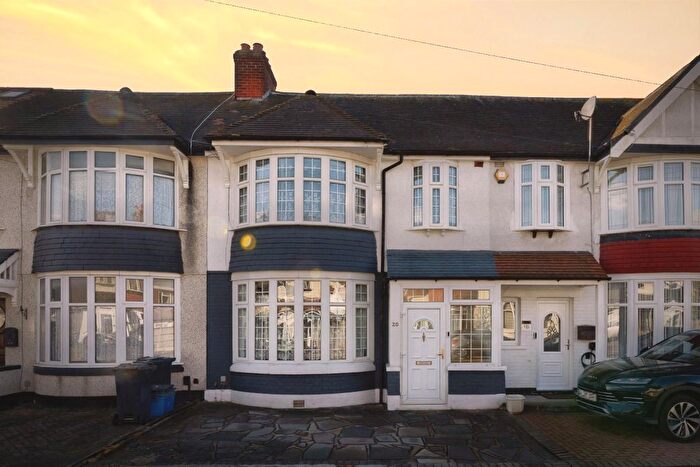 3 Bedroom Terraced House For Sale In Broadhurst Avenue, Ilford, IG3