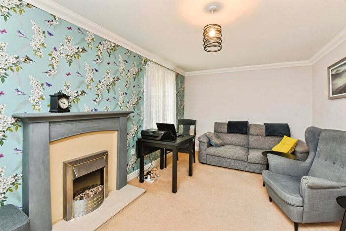 3 Bedroom End Of Terrace House For Sale In Middle Leaze, Chippenham, SN14