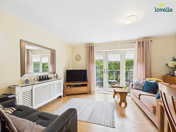 2 Bedroom Flat For Sale In Manton Road, Lincoln, LN2