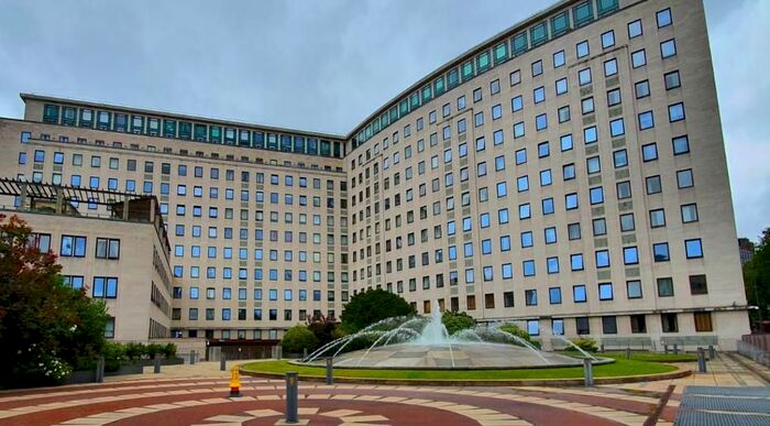 2 Bedroom Flat To Rent In The Whitehouse Apartments, Waterloo Brigde, London, SE1