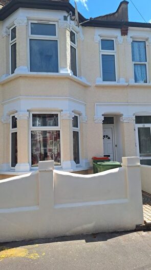 3 Bedroom Detached House To Rent In Bartle Avenue, London, E6