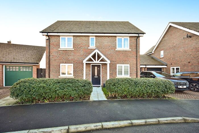 3 Bedroom Link Detached House For Sale In Seymour Drive, Marden, Tonbridge, Kent, TN12