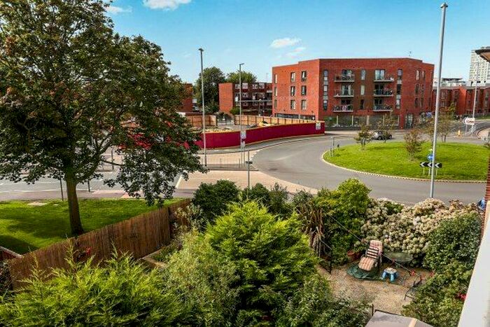 2 Bedroom Flat To Rent In Hyde Park Road, Southsea PO5