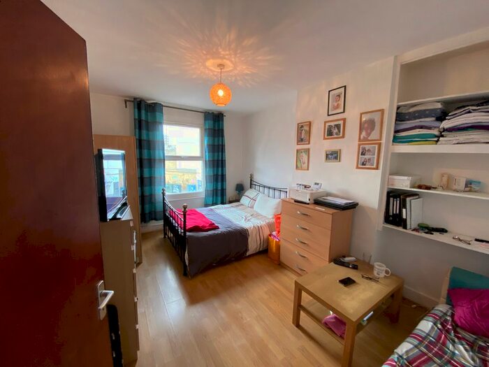 2 Bedroom Flat To Rent In Cherry Orchard Road, Croydon, CR0