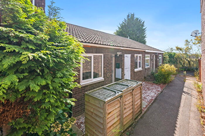 2 Bedroom Terraced Bungalow For Sale In Highfield Road, Kettering, NN15