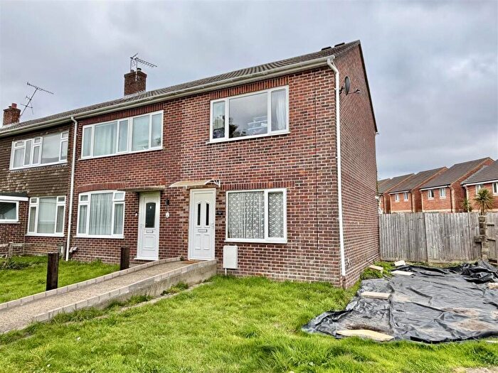 2 Bedroom End Of Terrace House To Rent In Hercules Road, Hamworthy, BH15