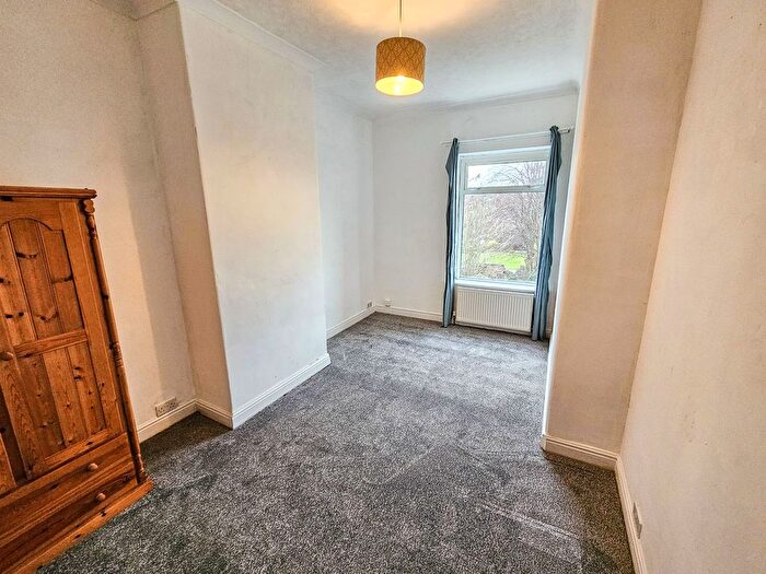 1 Bedroom Terraced House To Rent In Park Street, Batley, WF17