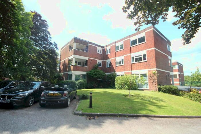 2 Bedroom Flat To Rent In Warren Road, Guildford, GU1
