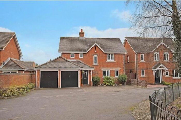 4 Bedroom Property To Rent In Bluebell Road, Kingsnorth, Ashford, TN23