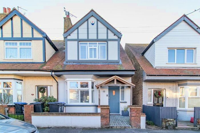 3 Bedroom House To Rent In Mayville Road, Broadstairs, CT10