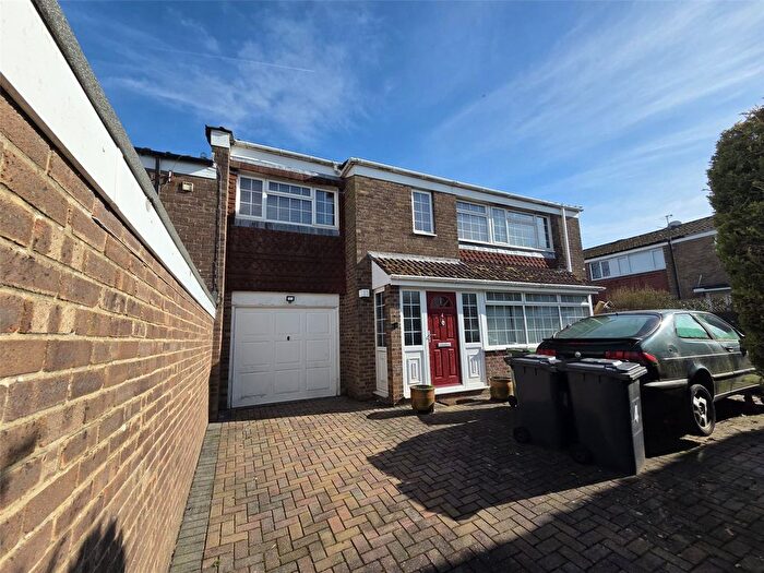 5 Bedroom End Terrace House To Rent In Cleveland Close, Basingstoke, Hampshire, RG22