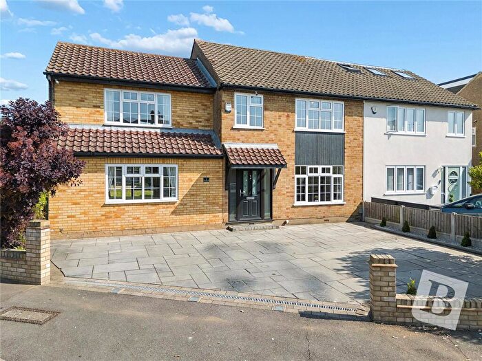4 Bedroom Semi-Detached House For Sale In Marlborough Close, Upminster, RM14
