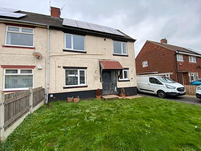 3 Bedroom Semi-detached House To Rent In Cliff Avenue, Winterton, DN15