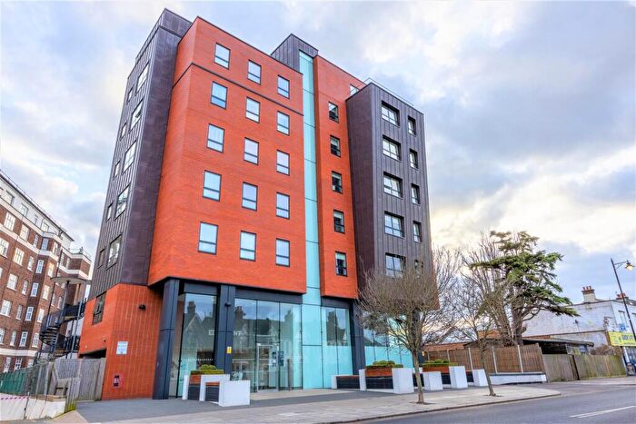 2 Bedroom Apartment To Rent In Rectory Grove, Leigh-On-Sea, SS9