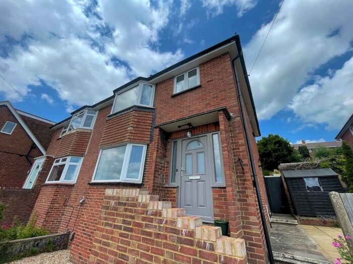 3 Bedroom Semi-Detached House To Rent In Highbank, Brighton, BN1