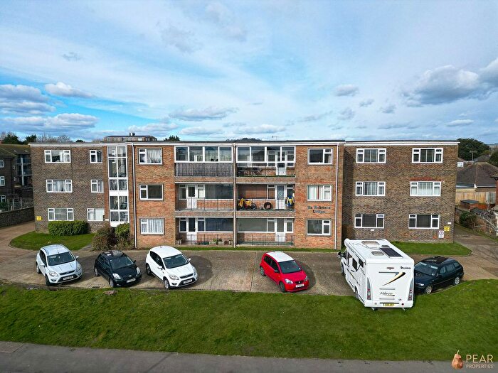 2 Bedroom Flat For Sale In Sompting Road, Lancing, BN15