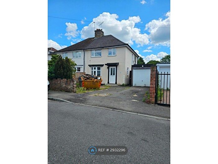3 Bedroom Semi-Detached House To Rent In Ivy Crescent, Slough, SL1