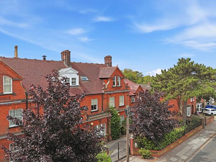 2 Bedroom Flat For Sale In Foxhall Road, Ipswich, IP3