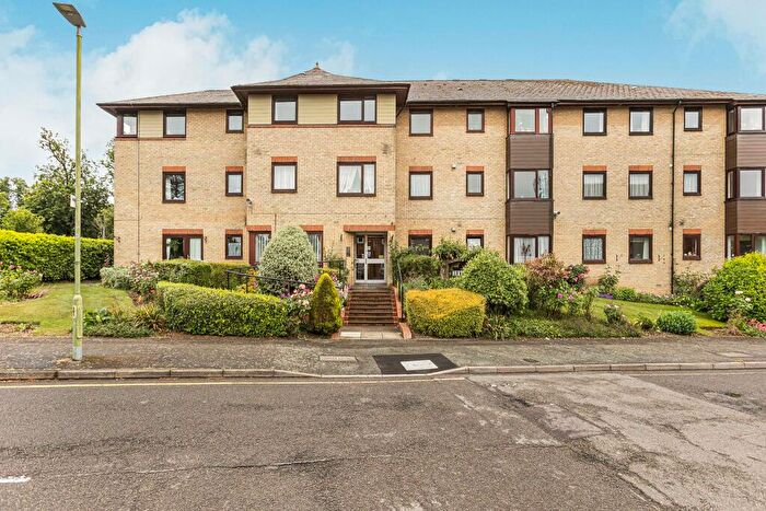 2 Bedroom Apartment For Sale In Flat Hertford Mews, Billy Lows Lane, Potters Bar, EN6