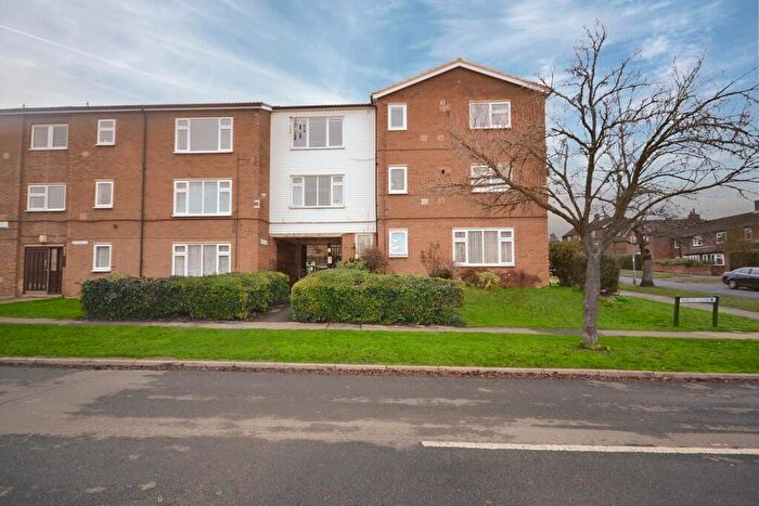 1 Bedroom Flat To Rent In Maylin Close, Hitchin, SG4