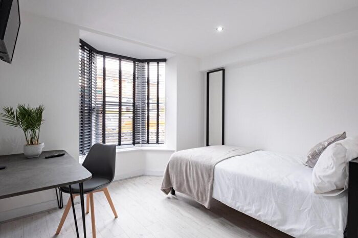 6 Bedroom Terraced House To Rent In Carholme Road, Lincoln, Lincolnshire, LN1