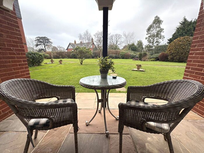 2 Bedroom Flat For Sale In Cranford Avenue, Exmouth, EX8