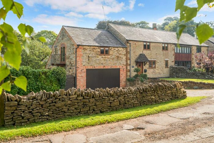 4 Bedroom Cottage For Sale In Upper Tadmarton, Banbury, OX15