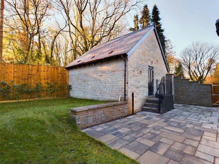 2 Bedroom Bungalow For Sale In The Oaks, Llangattock, Crickhowell, Powys, NP8