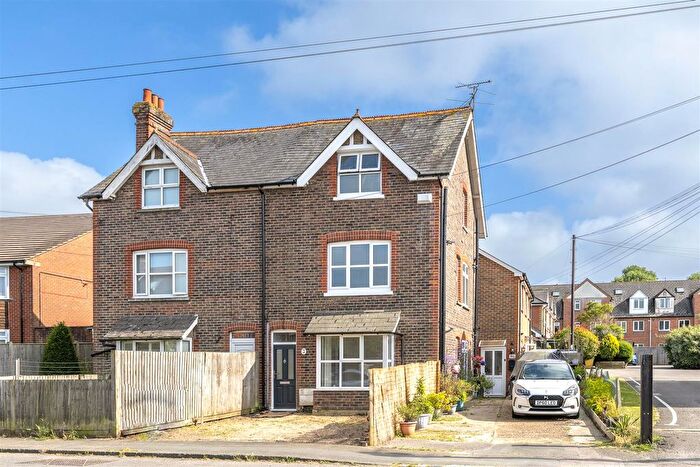 4 Bedroom Property To Rent In Framfield Road, Uckfield, TN22