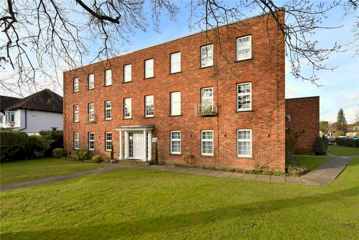 2 Bedroom Apartment To Rent In Cambria Court, Turner Road, Langley, SL3